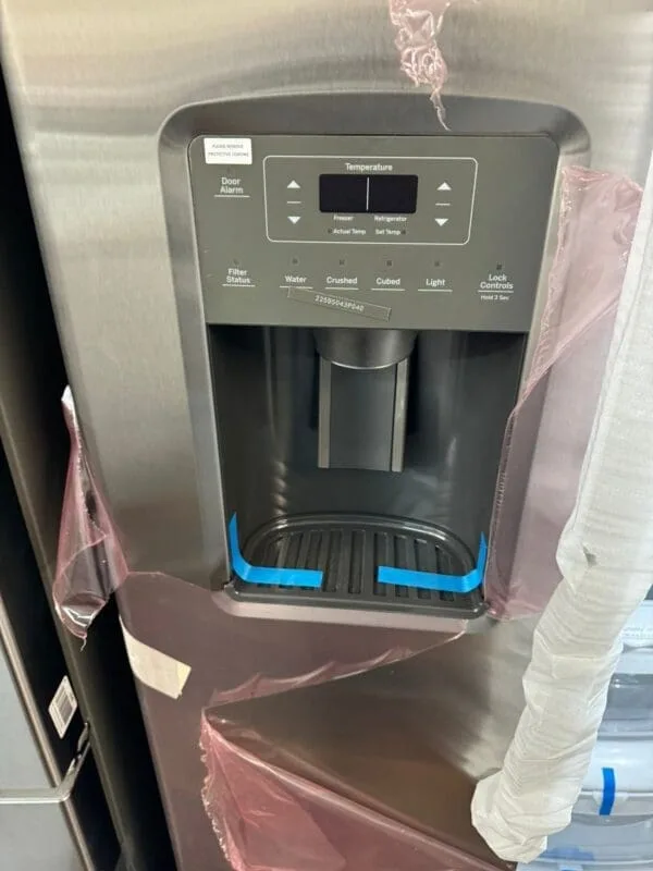 GE - 25.3 Cu. Ft. Side-by-Side Refrigerator - Stainless Steel