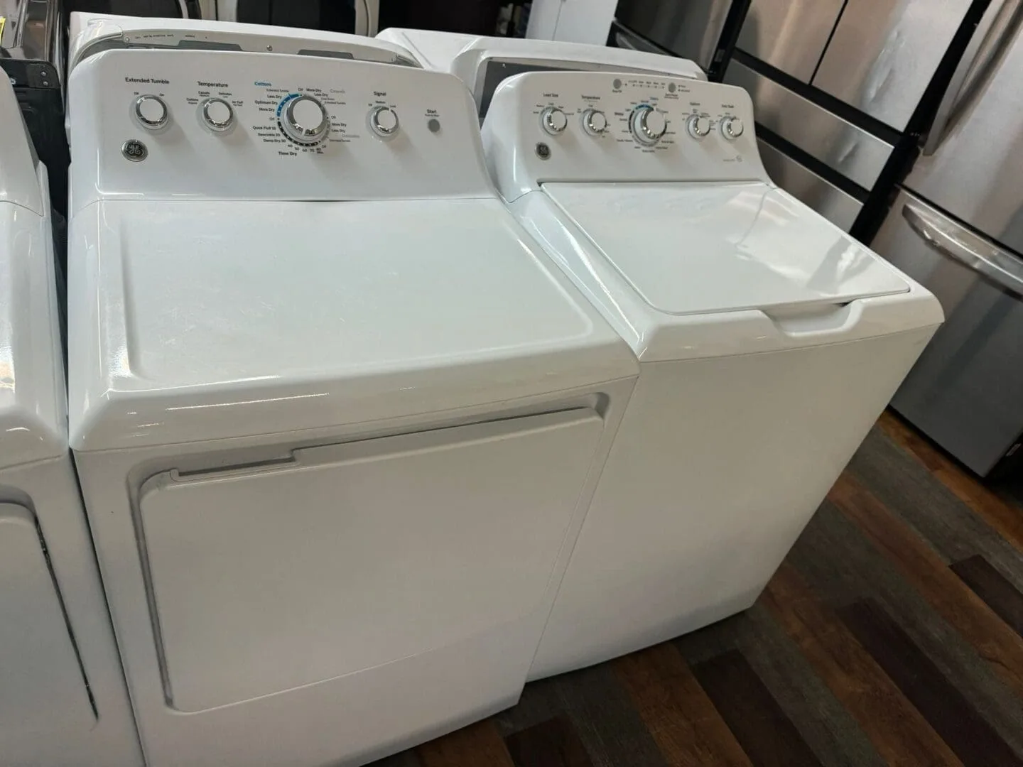 GE® 4.2 cu. ft. Capacity Washer With 7.2 cu. ft. Capacity Electric Dryer
