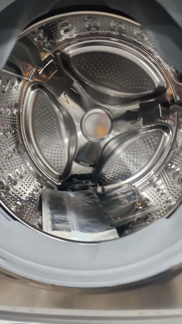 LG - SIGNATURE 5.8 Cu. Ft. High-Efficiency Front Load Washer With 9.0 Cu. Ft. Smart Electric Dryer