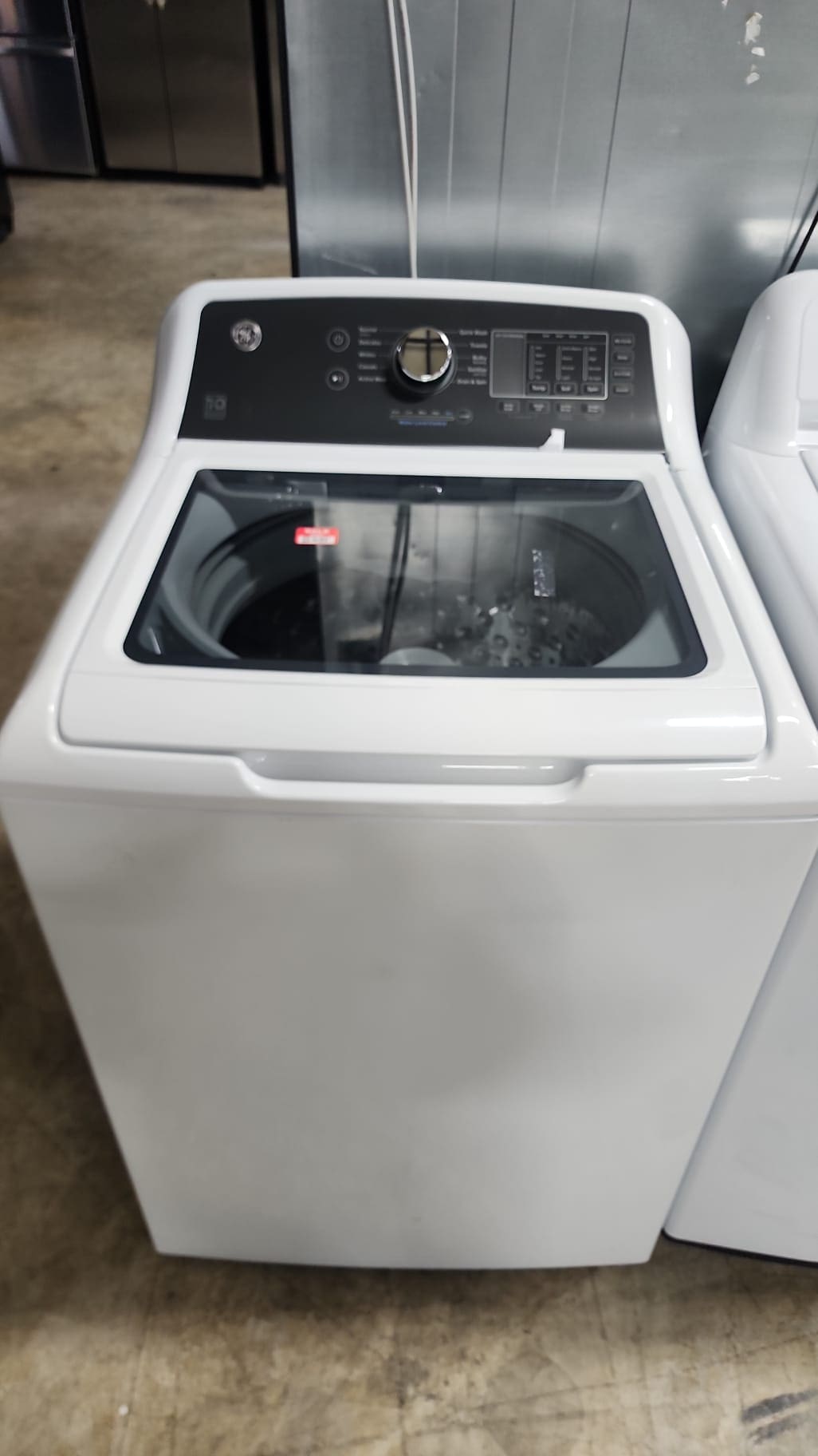 GE – 4.5 cu ft Top Load Washer – White
