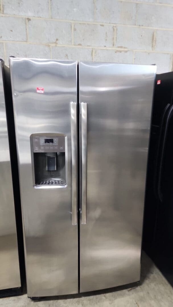 Used 36″ Width Side By Side Refrigerator – Stainless