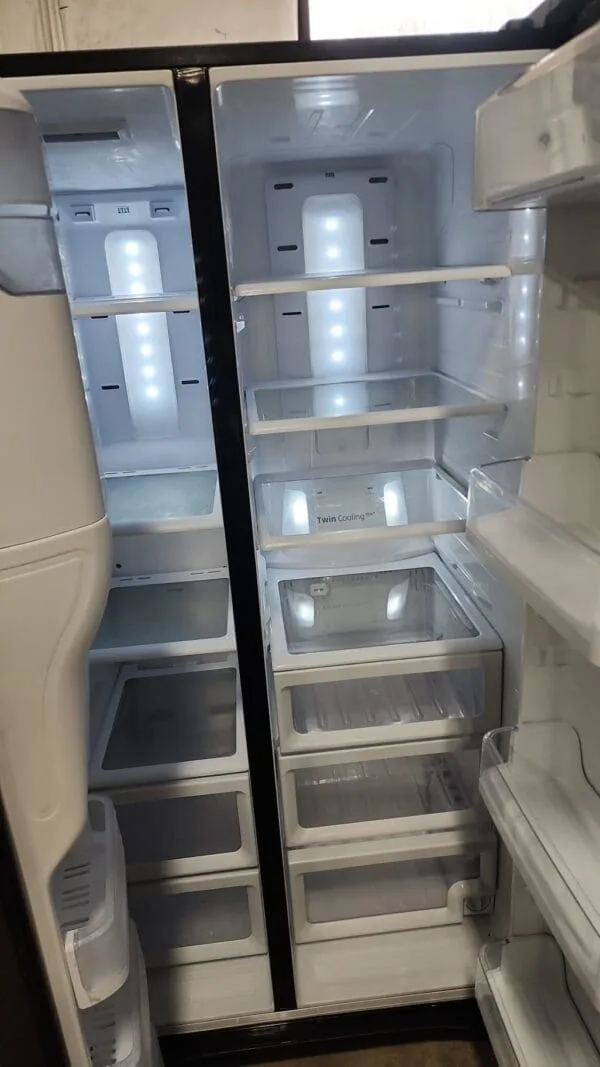 Samsung Used 36 Inch Side by Side Refrigerator with 24.5 cu. ft. Capacity - Black Stainless