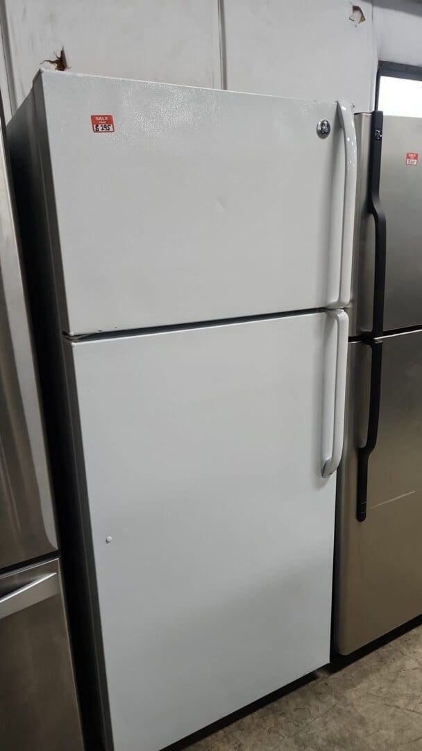 GE 28″ Width Top Bottom Refrigerator – White