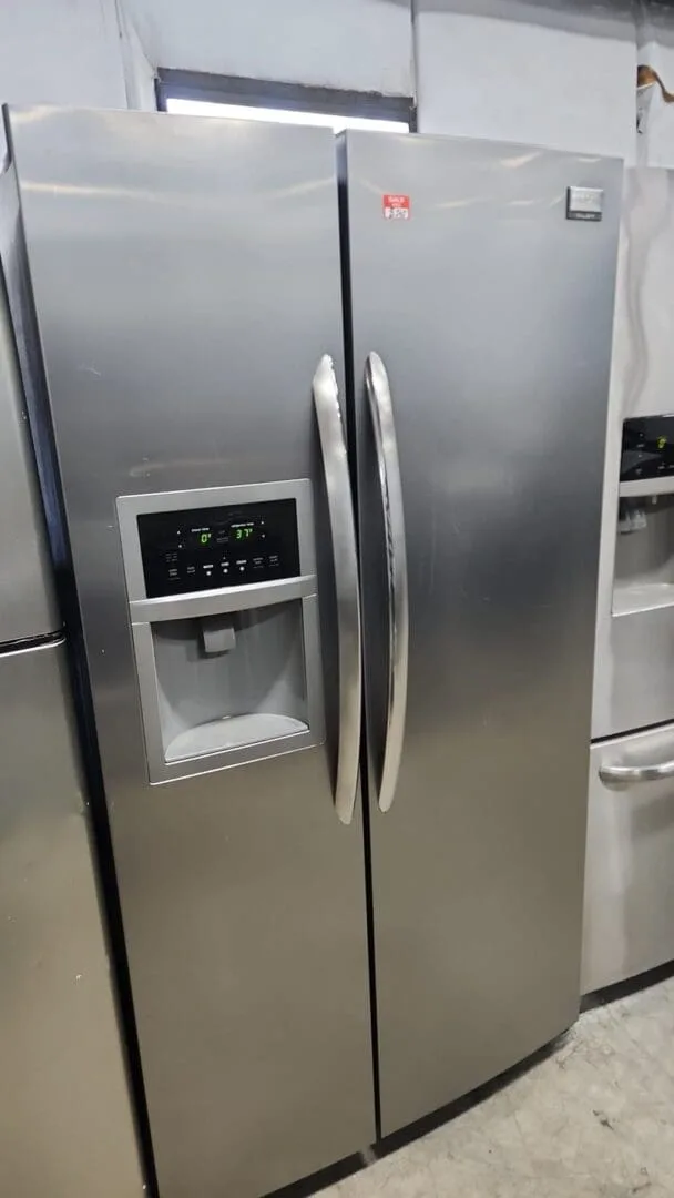 Frigidaire Gallery Used 36″ Width –  26 Cu. Ft. Side-by-Side Refrigerator – Stainless