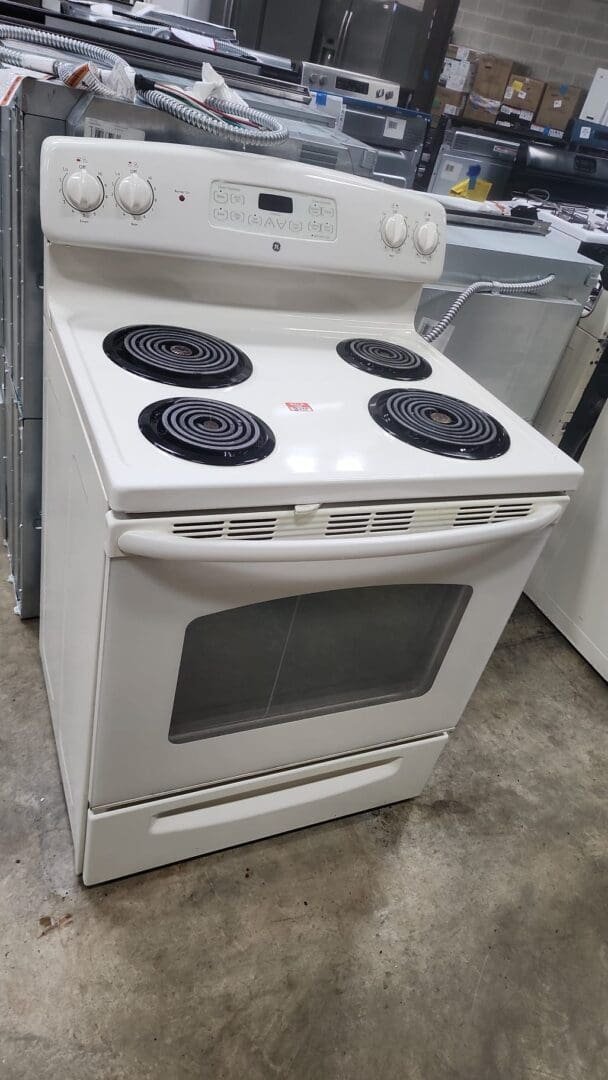 GE Used Coil Top Stove Freestanding – White