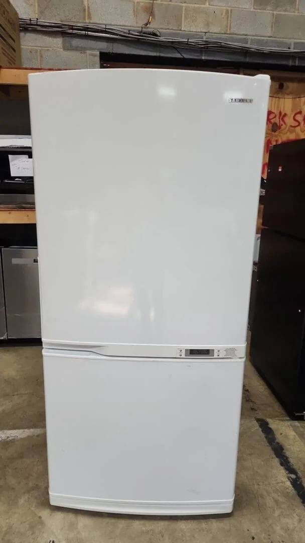 Samsung 33" Used Bottom Freezer Refrigerator - White