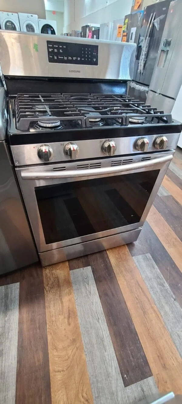 Samsung Like New Gas Stove Freestanding - Stainless