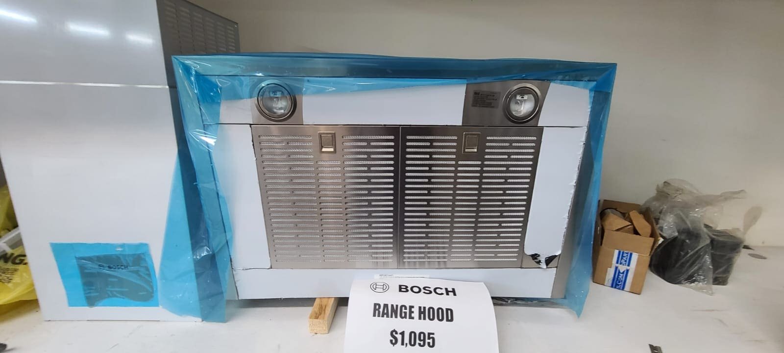 Bosch New Open Box Hood – White