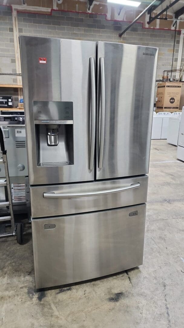 Samsung Like New 36 Inch French Door Refrigerator with 29.1 cu. ft. Capacity – Stainless