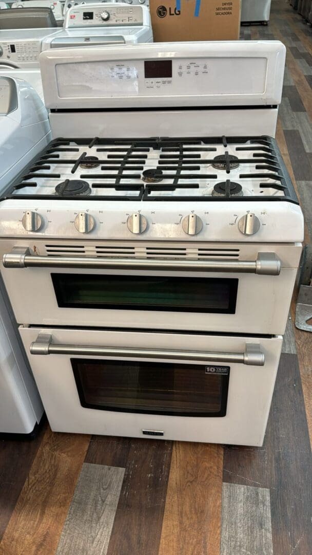 Maytag Used Double Oven Gas Range Freestanding – White
