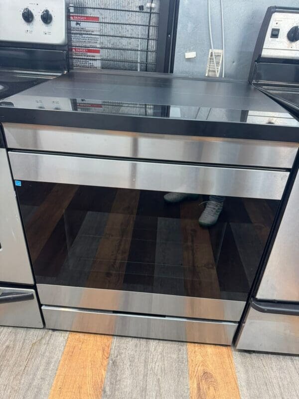 Samsung Bespoke 30" Slide In Induction Range