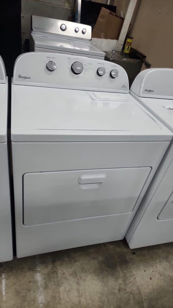 Whirlpool Used 3.5 Cu.ft Top Washer and Electric Dryer Set - Image 3