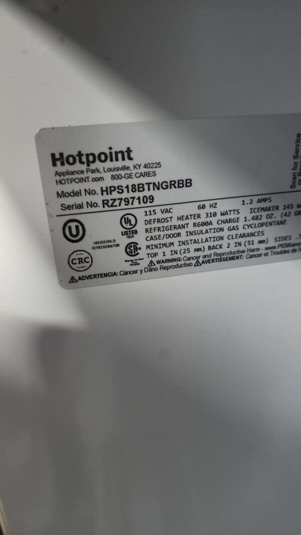 Hotpoint New 28" Width Top Bottom Refrigerator - Image 2