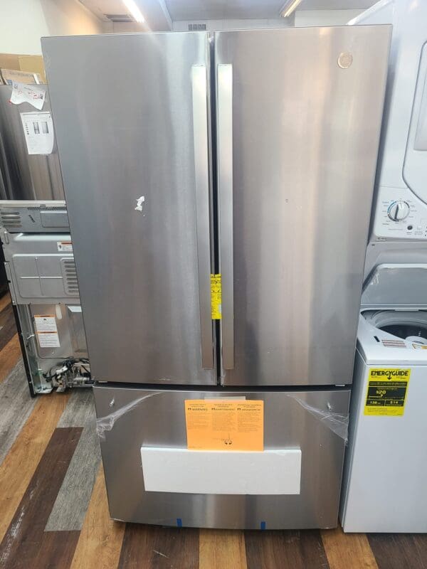 GE New GWE22JYMBFFS Counter-Depth French-Door Refrigerator - Image 4