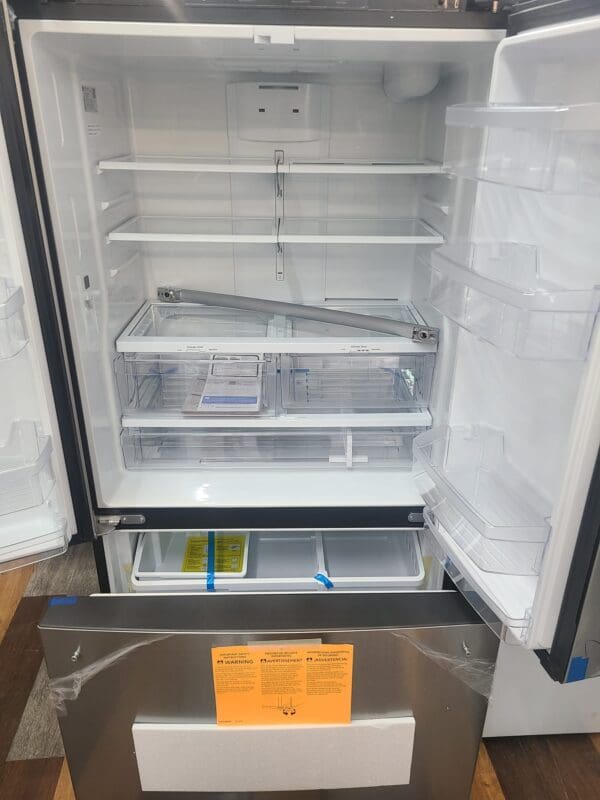 GE New GWE22JYMBFFS Counter-Depth French-Door Refrigerator - Image 3