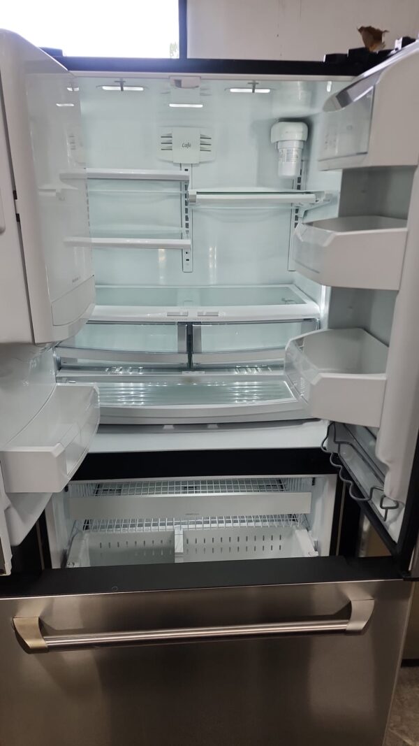 Cafe CFSP5RKBSS 25.1 cu. ft. French Door Refrigerator - Image 3