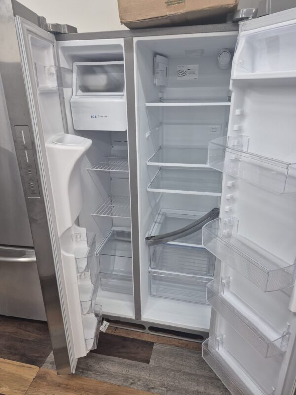 Frigidaire FRSS2623AS 36 Inch Freestanding Side by Side Refrigerator - Image 3