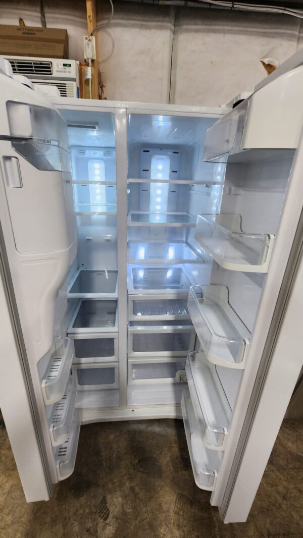 Samsung RS25H5111WW – 24.5 cu ft Side‑by‑Side Refrigerator - Image 3
