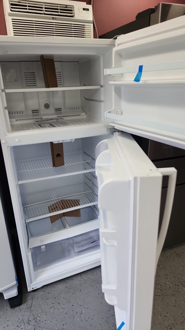 Whirlpool WRT134TFDW – 14.3 cu ft Top-Freezer Refrigerator - Image 3