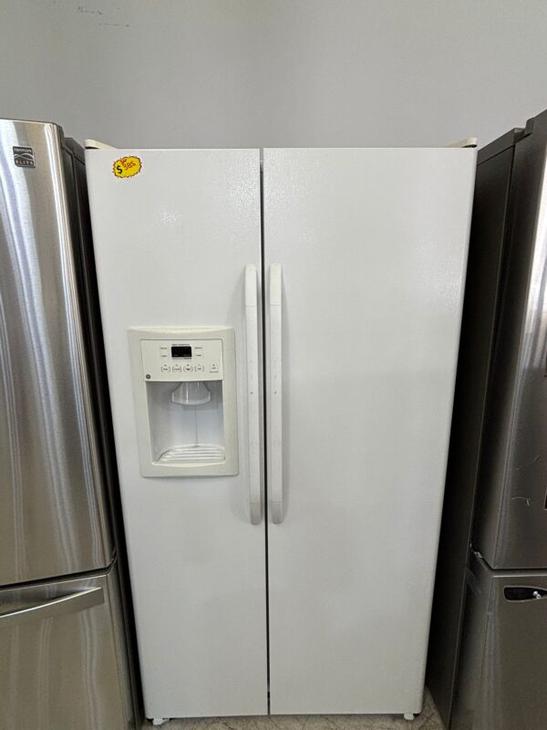 GE GSH25JFXNWW – 25.3 cu ft Side‑by‑Side Refrigerator - Image 2
