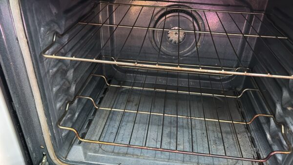 Whirlpool Used WFG540H0ES 30″ 5‑Burner Gas Range - Image 4