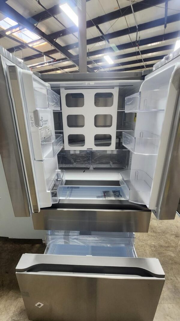 LG LF29H8330S 36 Inch Smart 4-Door French Door Refrigerator - Image 4
