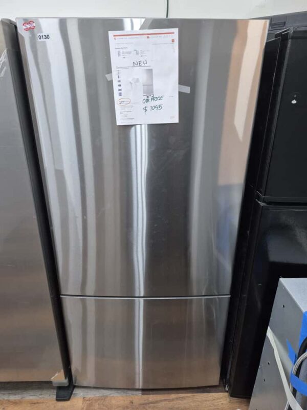 GE GBE17HYRFS – 17.7 cu ft Counter‑Depth Bottom‑Freezer Refrigerator - Image 2